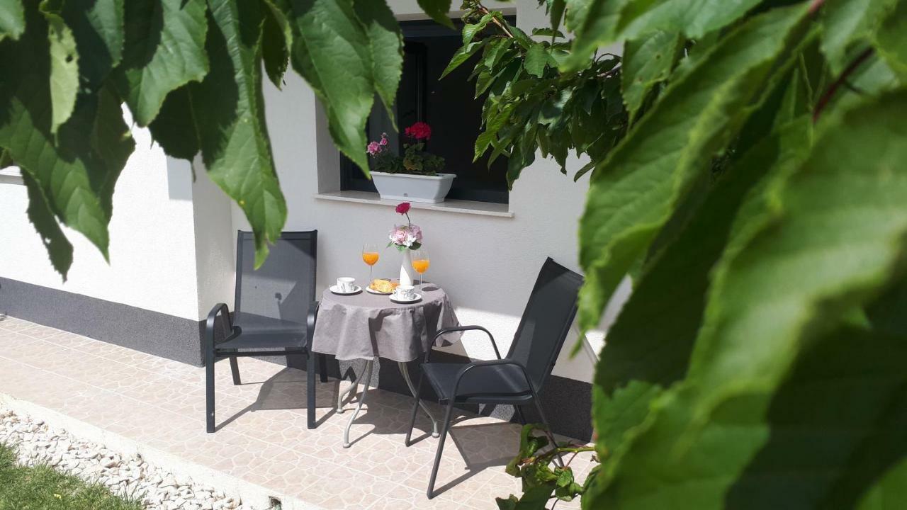 Apartments Ivano Split Exterior photo